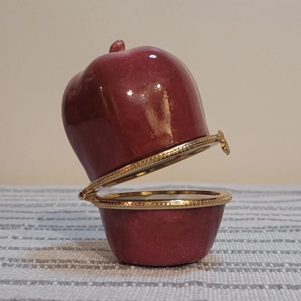 Ceramic Hinged Trinket Boxes